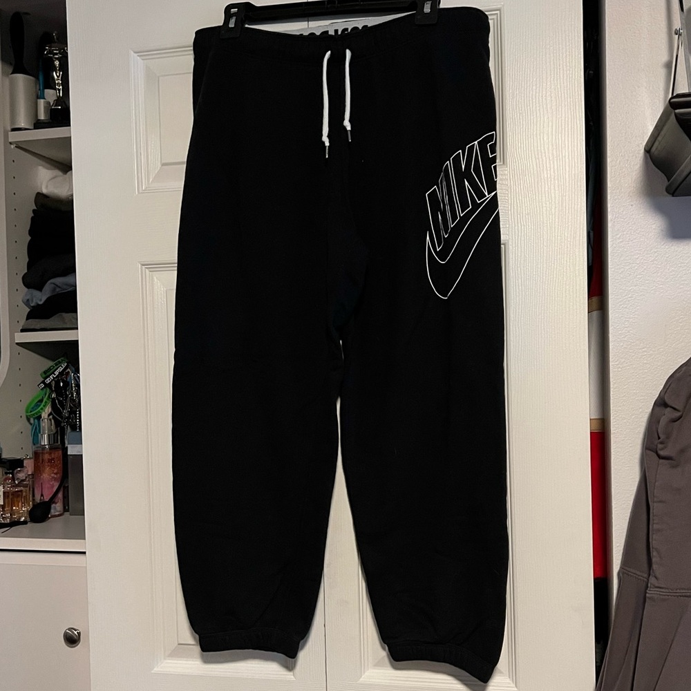 Nike - Cropped Sweatpants